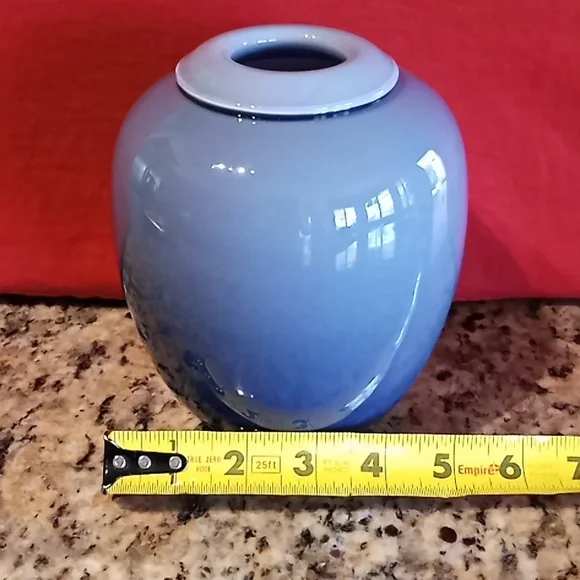 Vintage LARRY LASLO For MIKASA. Ombre Purple Glass Vase. Flawless Condition. - Picture 11 of 15